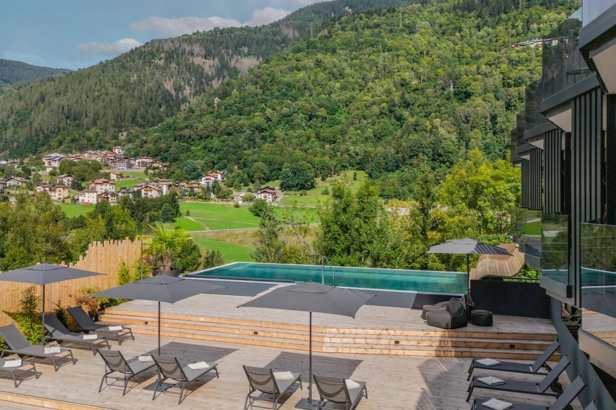 Hotel Ravelli Sporting Mezzana  Exterior foto