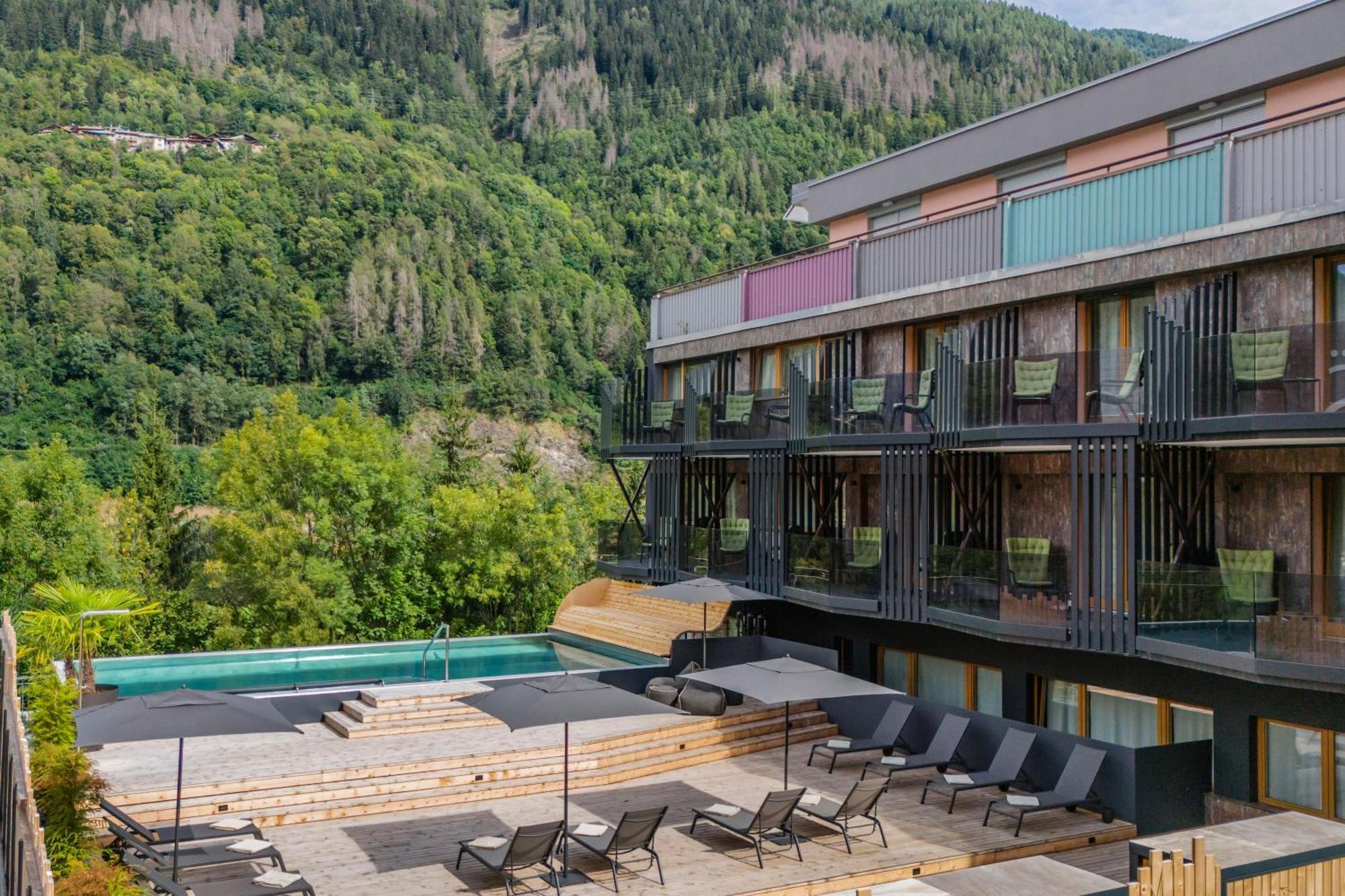 Hotel Ravelli Sporting Mezzana  Exterior foto
